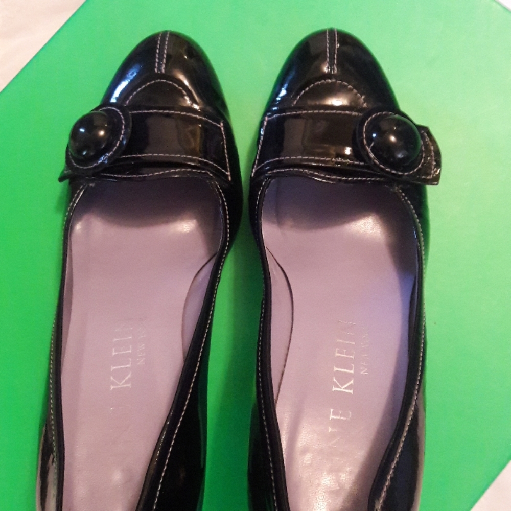 Anne Klein pumps